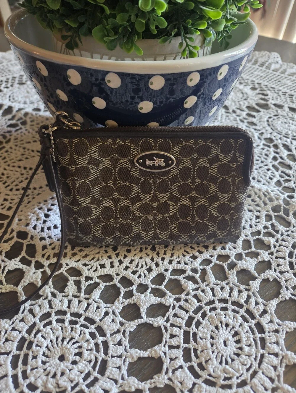 Coach Signature Corner Zip Wristlet🤎No#G1461-52436B